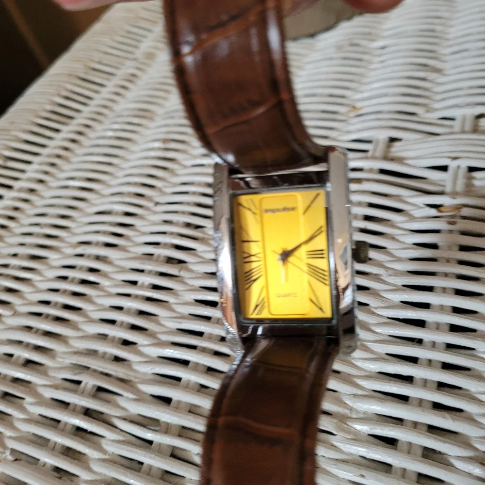 Impulse rectangular watch - Picture 3 of 3